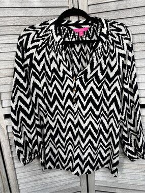 Lilly Pulitzer 100% Silk Chevron Blouse M Gold Buttons